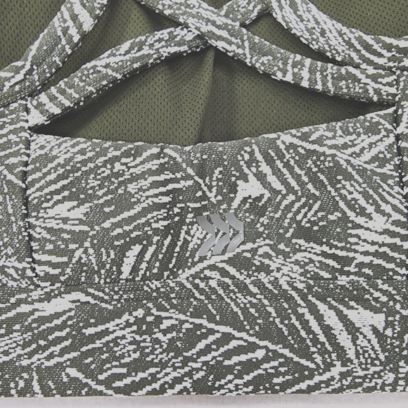 NWT All In Motion Low Support Sports Bra L Olive Green Ladder Back Yoga Gym - Picture 4 of 9